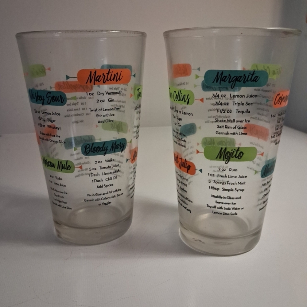 Clear Glass Cocktail Recipe Pint Glasses with Colorful Accent Labels